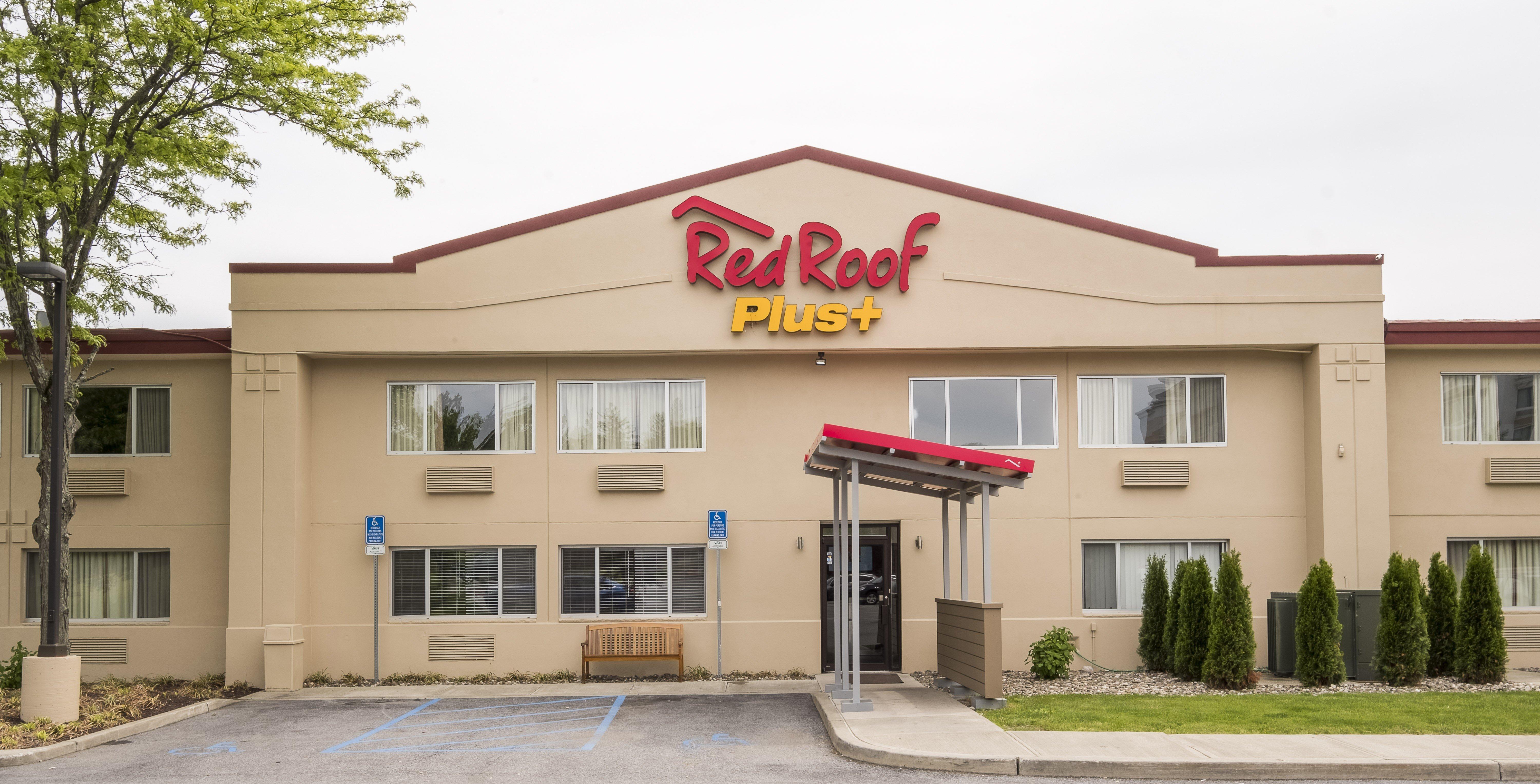 Red Roof Inn Plus+ Poughkeepsie Buitenkant foto